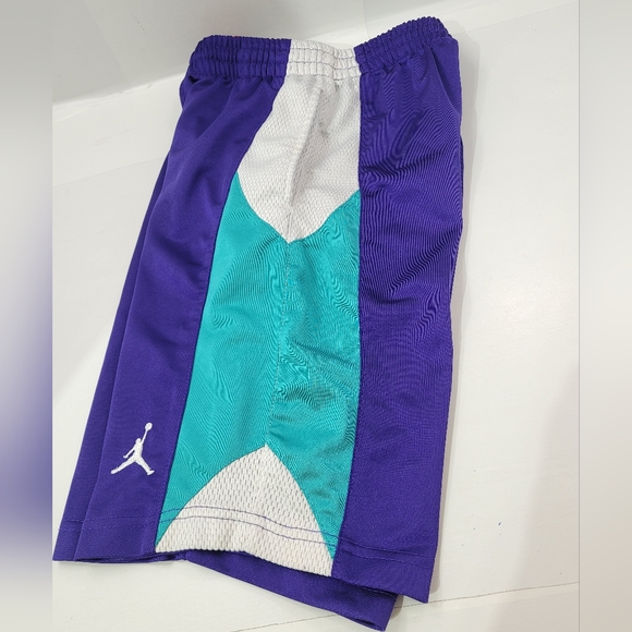 NIKE AIR JORDAN YOUTH BASKETBALL SHORTS GRAPE RETRO 5 SIZE S(8-10YRS) - Picture 11 of 11